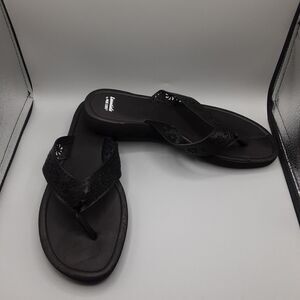 Muk Luks Flip-Flop Women's 11-12 M XL Black Cutout